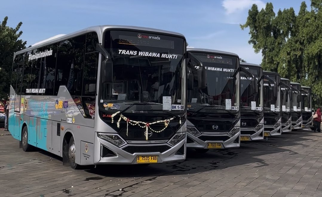 Akhir bulan ini naik Trans Wibawa Mukti udah mulai berbayar ya